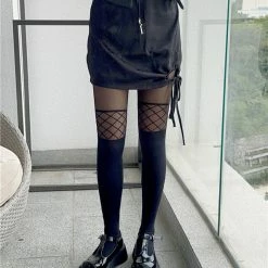 Yoursblack NEWS Dark Grid Stitching Stockings