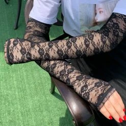 Yoursblack Half Finger Lace Gloves NEWS