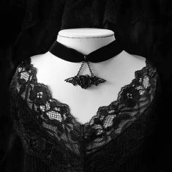Yoursblack NEWS Gothic Bloodthirsty Rose Velvet Choker