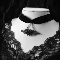 Yoursblack NEWS Gothic Bloodthirsty Rose Velvet Choker