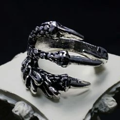 Yoursblack Skeleton Claw Ring NEWS